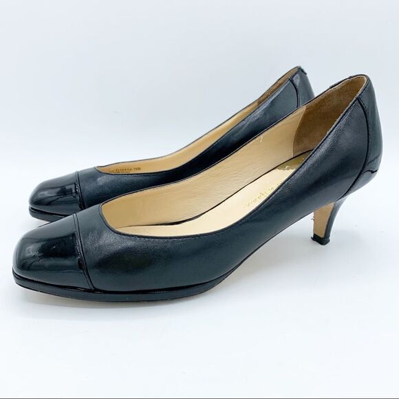 Cole Haan Black and Patent Leather Cap Toe Modest Heel Career Pumps Sz 7.5 - Picture 2 of 15